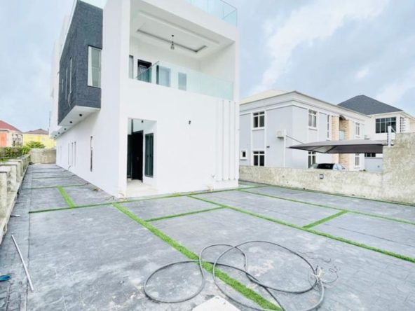 Luxury 5 Bedroom Full Detached Duplex, Lekki