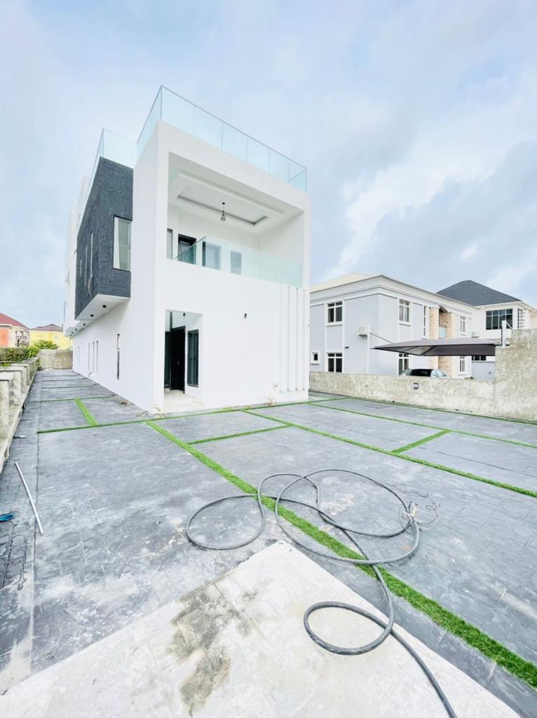 Luxury 5 Bedroom Full Detached Duplex, Lekki